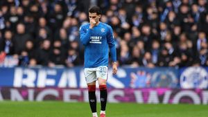 Ce notă a luat Ianis Hagi, după ce a fost trimis în tribune de antrenor, după doar 45 de minute în Rangers - Motherwell