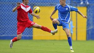 Crețu vrea la Steaua, Prunea se opune vehement: "Știe mai bine cu mingea și stă mai prost cu matematica. Avem de câștigat dacă îl păstrăm"