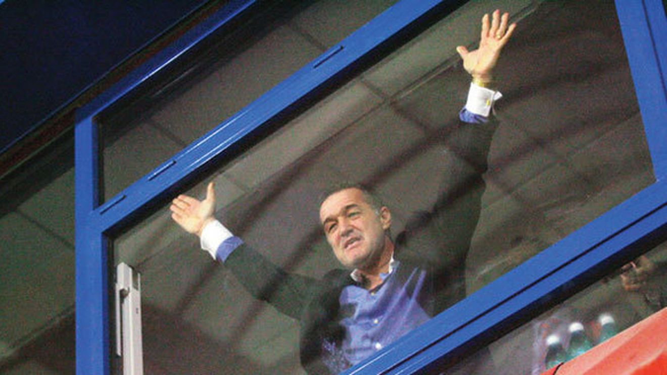 Ilie e aproape OUT de la Steaua! Becali s-a enervat că nu i-a citit bilețelele:** "N-ai cum să faci contra șefului tău, dar n-am pe cine pune acum!" Pe cine ar vrea în locul lui