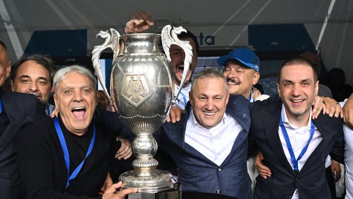 Craiova își caută bombardier pentru a ajunge în Liga Campionilor: „Mike să iasă pe piață!”. Jucătorul care nu trebuie să plece din Bănie