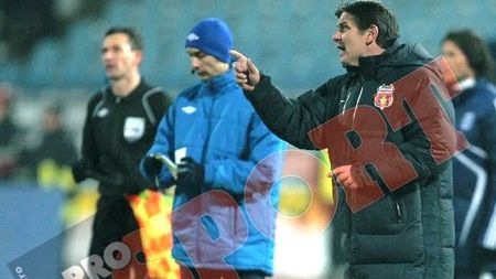 Lăcătuș: "În prima repriză, Craiova putea să deschidă scorul! Cele 3 puncte contează!"