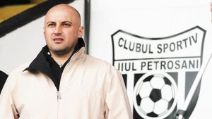 Metode mafiote în fotbalul românesc: "L-au bătut și au urinat pe el!" Cine e oficialul de la Gaz Metan umilit de oamenii lui Simota