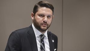 Un magnat turc preia un club de tradiție din Superliga și îl transformă într-o forță! Va face transferuri spectaculoase și se va lupta cu Gigi Becali, Dan Șucu sau Nelu Varga