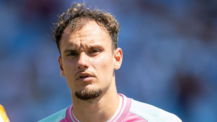 România vrea să convingă un fotbalist din naționala U21 a Suediei să joace pentru Gică Hagi