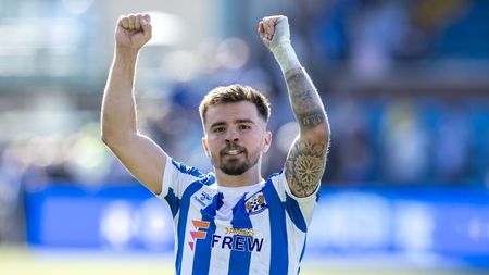 A venit Armstrong! Primele declarații în tricoul lui Dinamo. „Câinii” au dat lovitura pe piața transferurilor