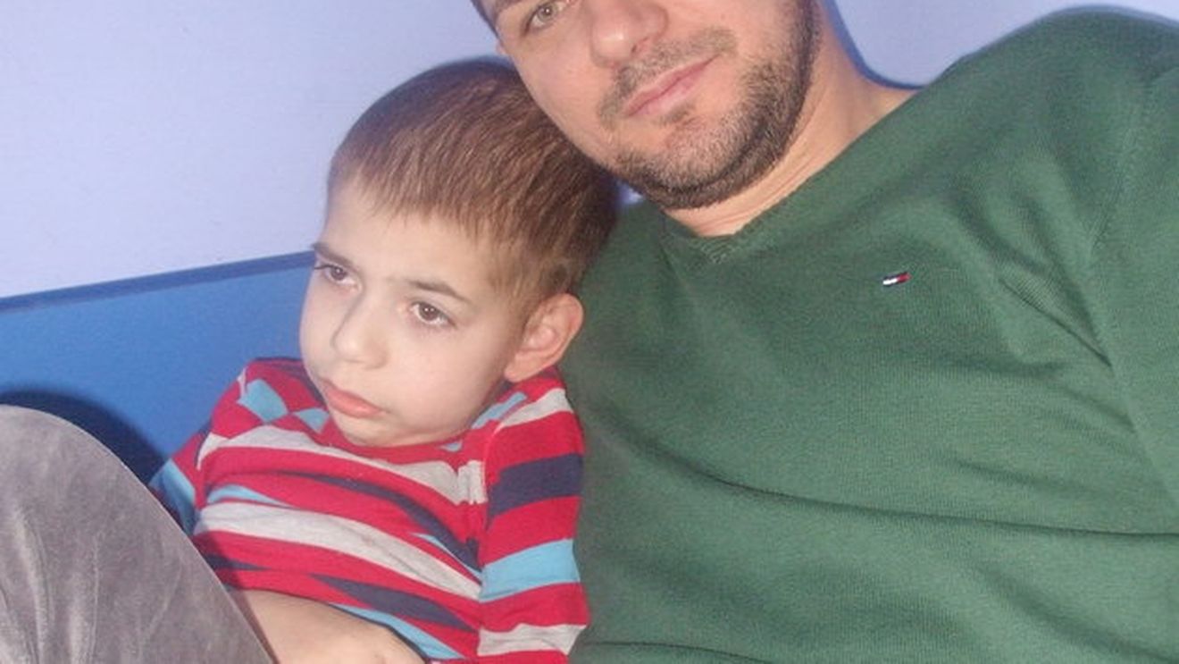 INTERVIU CUTREMURĂ‚TOR | Drama lui Cosmin Pașcovici: "În septembrie a murit tata, în octombrie l-am pierdut pe Denis. Era lumina casei. Ema, fetița noastră, spune că frățiorul ei e în spațiu și întreabă când se va întoarce"