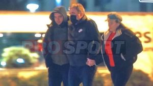 Cele mai frumoase imagini cu Gică Hagi și fiica lui Kira: așa arată un tată fericit, care își iubește fata ca pe ochii din cap! Cum au fost surprinși cei doi și ce tânăr misterios s-a alăturat familiei în vila „Regelui” | FOTO EXCLUSIV