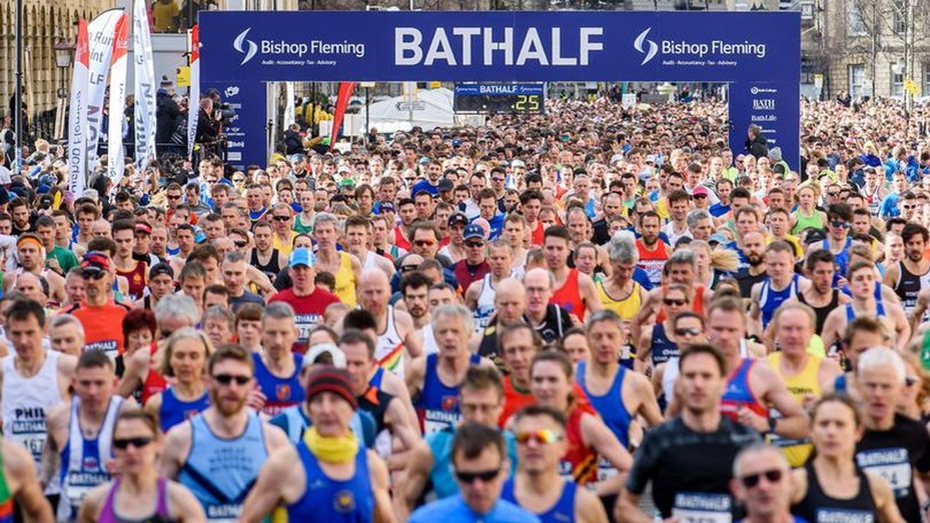 Englezii fac în continuare sport în ciuda pandemiei de coronavirus: 6200 de alergători duminică la semimaratonul de la Bath!