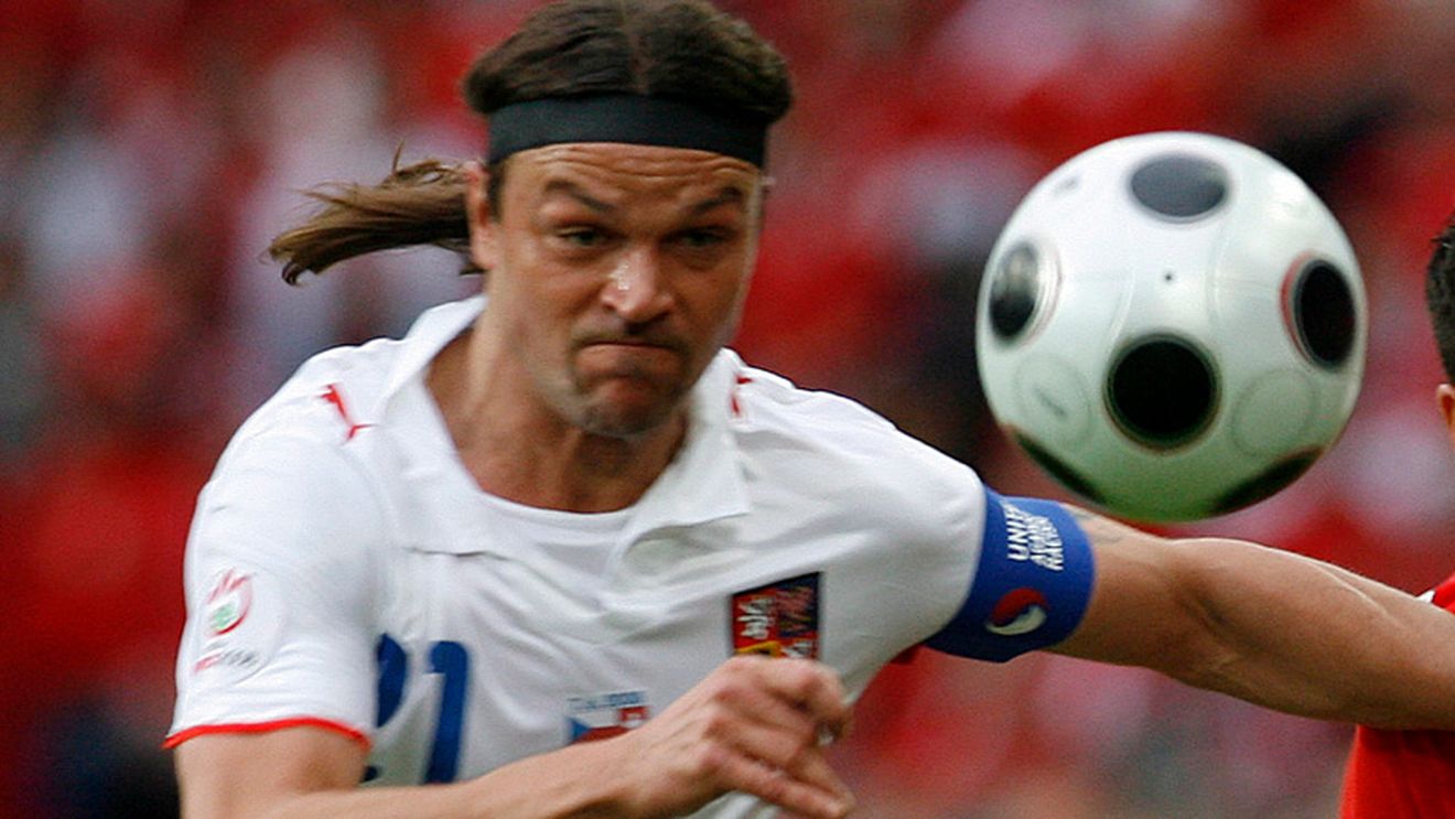 Ujfalusi: "Am atins mingea cu mâna"