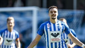 Gigi Becali insistă pentru Adrian Petre, chiar dacă nu l-a vândut încă pe Gnohere. ”Îmi pare rău că n-a venit odată cu Man”