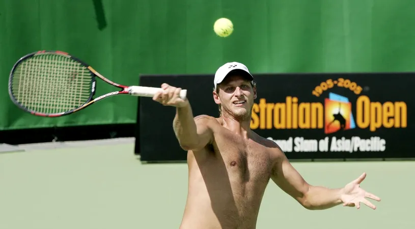 Celebrul jucător de tenis, număr 3 ATP, e acuzat că și-a spionat și hărțuit iubita! A pus o cameră de filmat în gura de aerisire ca să o vadă când face asta. VIDEO