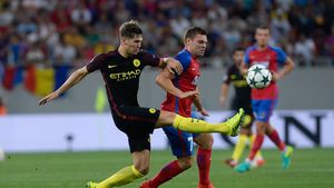 Scopul lui Adi Popa în meciul cu City: "Vrem să onorăm competiția". Mijlocașul îi cheamă la meci pe românii din Anglia: "Cu Chelsea au fost foarte mulți"