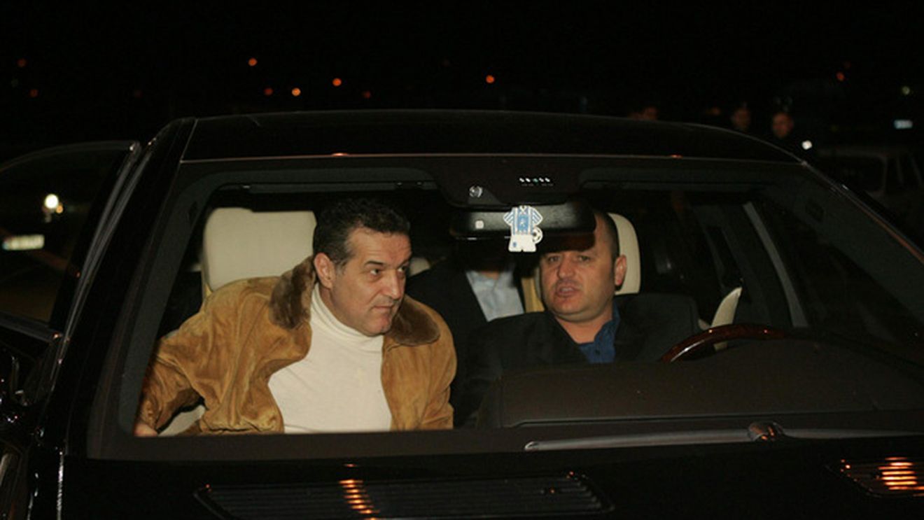 "Eu vreau să-l împrumut pe Ionescu, dar Mititelu îmi cere bani!** Să-l ia el pe 200.000 de EURO! "