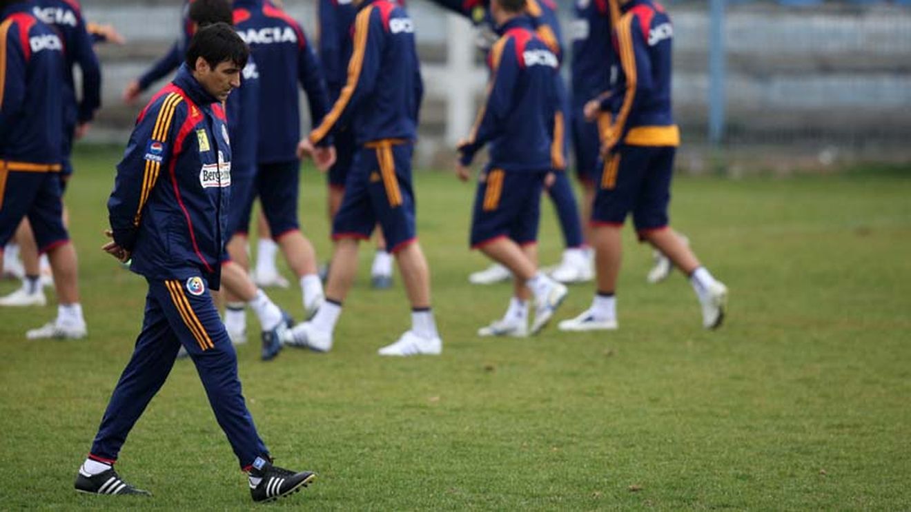 "M-am săturat să văd cine joacă pentru echipa națională, iar Lazăr și Prepeliță rămân pe dinafară!"