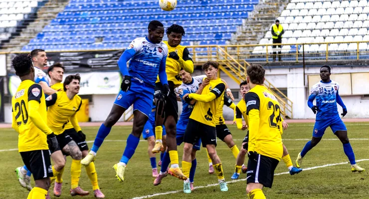 Bistrița își astupă una dintre găurile din defensivă cu un ghanez care a evoluat în Liga 2 în ultimele două sezoane. CS Gloria a prelungit și alte două împrumuturi