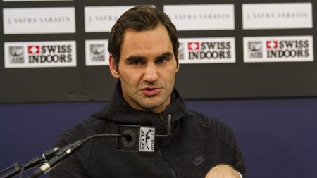 Federer tranșează discuția pentru terminarea anului pe prima poziție: "Șansele mele sunt reduse, pentru că totul stă în racheta lui Rafa. De aceea, am lăsat deoparte acest gând, vreau să mă simt bine pe teren"