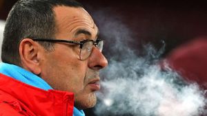 Inedit! VIDEO | Pentru Sarri, cu dedicație. Ce cadou a primit antrenorul lui Chelsea, după ce a câștigat Europa League