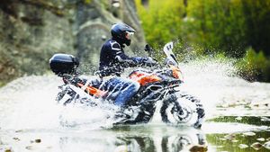 Furtuna!** Noul Suzuki V-Strom a fost "îmbrăcat" special pentru această toamnă aurie!