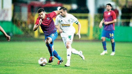 Îi avertizează pe jucătorii lui Reghe:** "Steaua trebuie să profite de fiecare șansă, nu va avea multe cu Stuttgart"