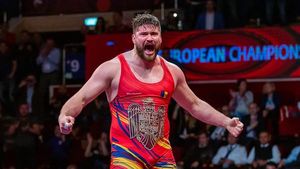 Avem medalie de aur la Campionatele Europene de lupte! Alin Alexuc a strălucit la turneul de la Roma