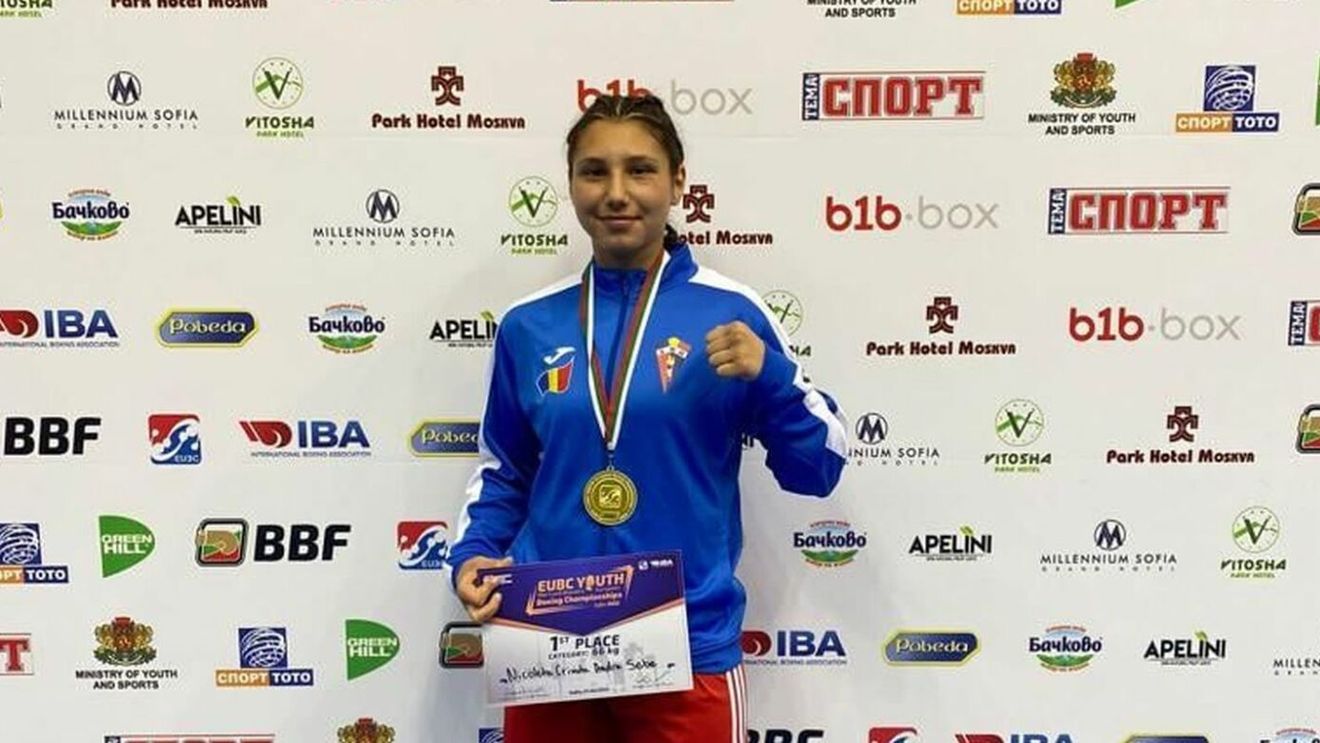 Și-a învins adversara într-un minut. Pugilista Andra Sebe a devenit campioană europeană de tineret!