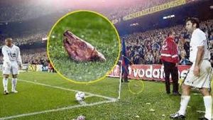 Se pregătește o nouă "TRĂ‚DARE" în fotbalul mondial!** Jucătorul care poate "CĂ‚LCA" pe urmele lui Figo, Tevez sau Van Persie