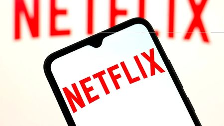A apărut trailerul mini-serialului cu care Netflix aşteaptă să dea lovitura