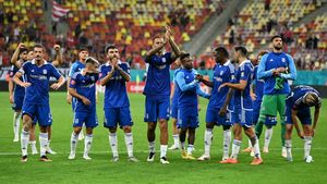 Adrian Mititelu jr. l-a distrus pe fotbalistul lui FC U Craiova! Acuzații incredibile: „Evoluții dubioase! A distrus acest club. E jucător de 60 de ani de baschet”