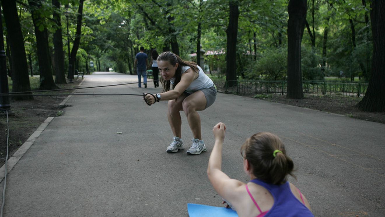 "Suntem de râsul** curcilor!"