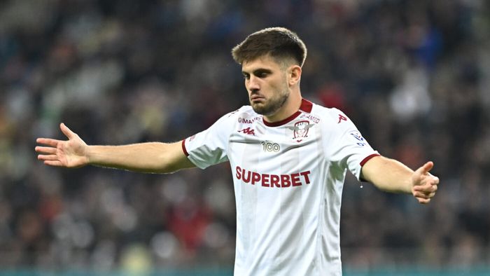 „M-a surprins total situația lui Paul Iacob. Am vrut să-l transferăm noi, dar mi-a zis că semnează în Polonia. Văd ca nu s-a mai dus acolo, dar nici Gâlcă nu-l mai vrea la Rapid”. EXCLUSIV