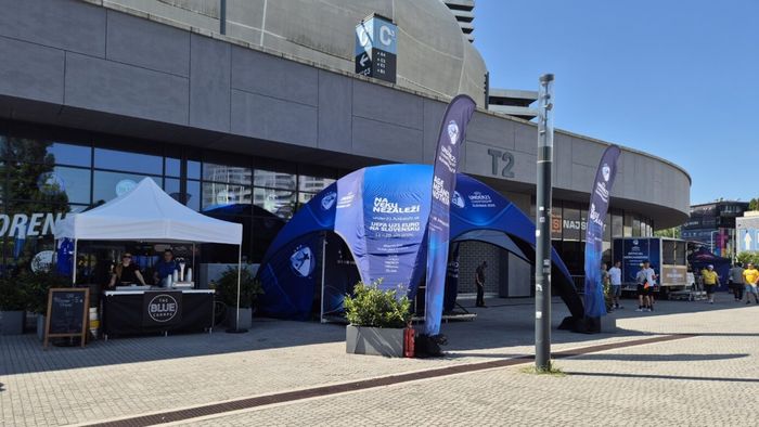 Cât costă o bere la 0,5 litri în Fan Zone-ul României U21 de la EURO din Bratislava