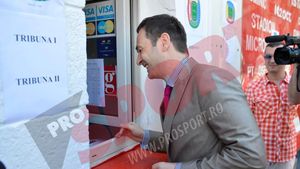 FOTO** Negoiță și-a luat bilet la derby!** "Steaua este de bătut! Trebuie să arătăm că suntem o forță, să reînviem acest spirit al lui Dinamo"