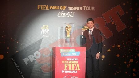FOTO Cupa Mondială** este în România! Copiii lui Hagi și Popescu vor să câștige trofeul