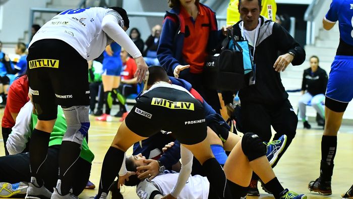 Scenă horror la Craiova! Ana Maria Țicu s-a accidentat grav și ratează Campionatul European din Franța. Anul 2018 s-a încheiat în Liga Națională cu SCM Rm. Vâlcea în poziția de lider