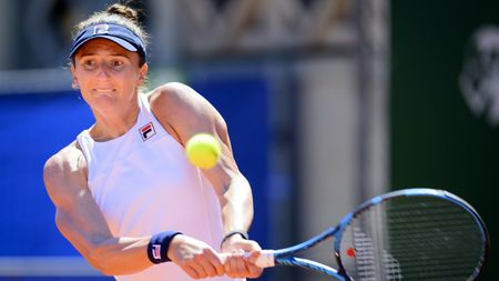 Irina Begu e în sferturi la Roland Garros, după un meci de două ore și jumătate
