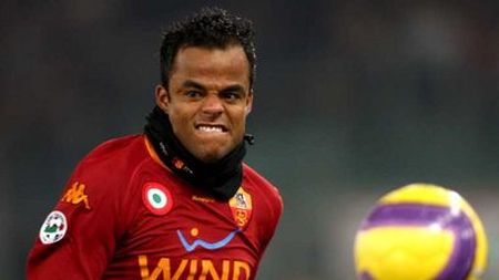 AS Roma propune un schimb Mancini - Abidal