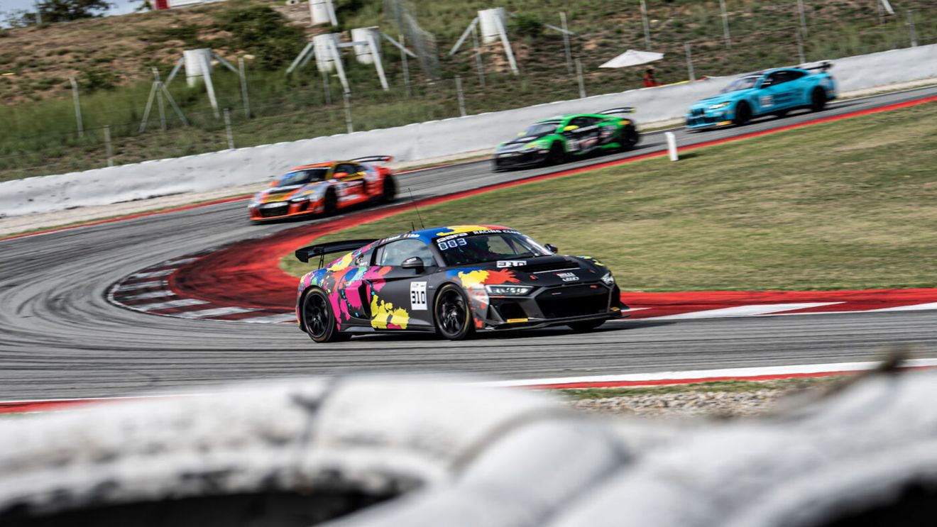 La un pas de podium! România a obținut locul 4 în ultima etapă a Campionatului European GT4, la Barcelona