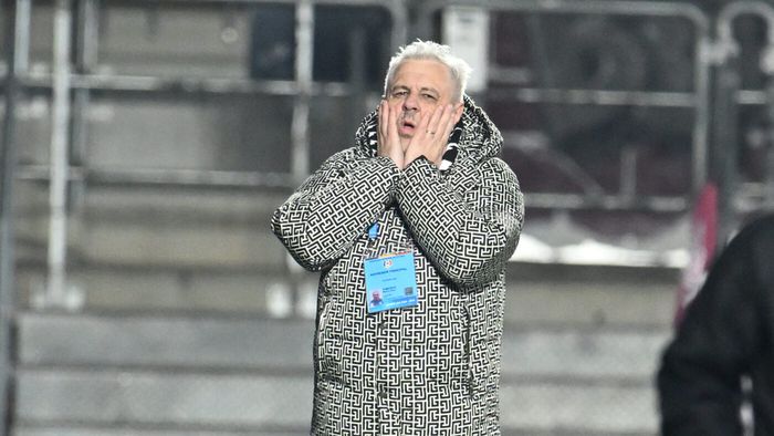 Marius Şumudică, show total după Oțelul - Rapid 1-1: „Nu știm să jucăm murdar! Mi-am luat geacă nouă, cu blăniță”