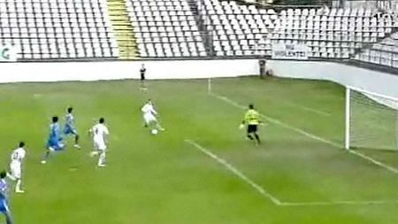 VIDEO "GLUMA" la care nu a râs chiar nimeni!** "Sincroane" cu Ferfelea și Curelea pentru o ratare "marca" Liga 1