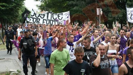 FOTO** Suporterii lui Poli au ieșit din nou în stradă! Anunțul lui Iancu i-a făcut pe fani să DEZARMEZE! Ce se va întâmpla cu jucătorii