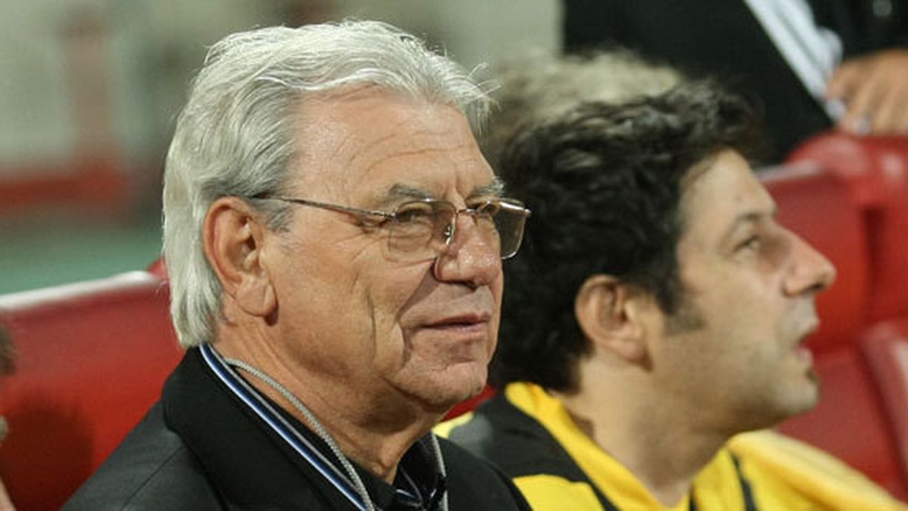 Nu e primit cu brațele deschise de fostele glorii steliste:** "Cîrțu s-a băgat sub preș! Nu e de Steaua"