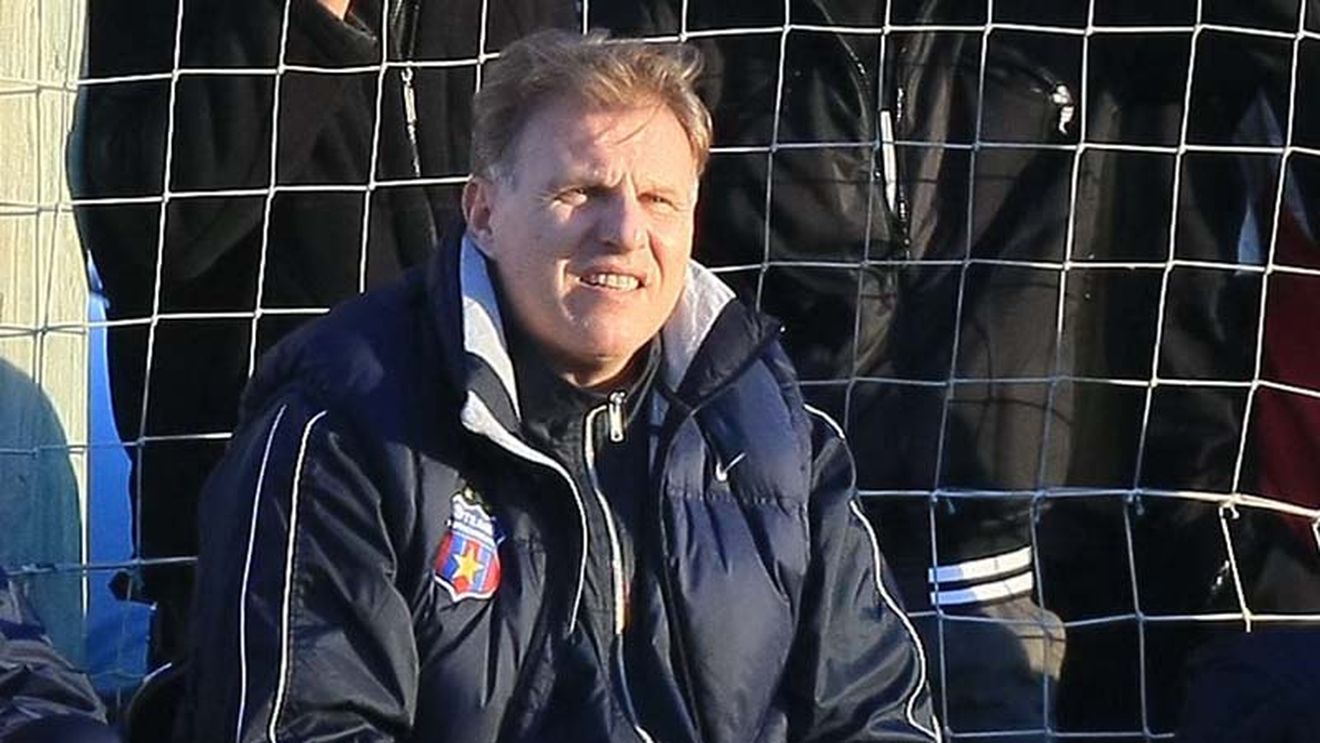 "Yuksel Yesilova este un personaj necalificat profesional!"