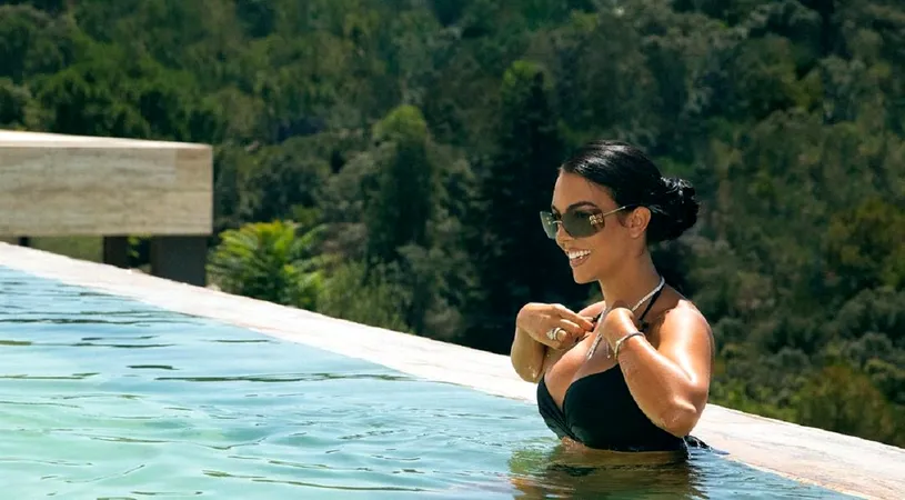 Georgina Rodriguez, apariție incendiară în costum de baie, chiar sub ochii lui Cristiano Ronaldo. GALERIE FOTO