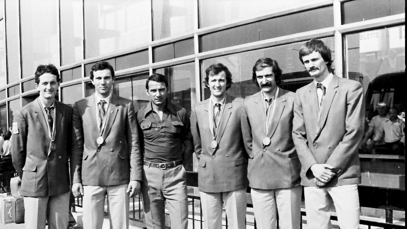 A murit Laurențiu Dumănoiu, mustăciosul medaliat olimpic la volei și câștigător al CCE cu Dinamo. "A mai dispărut o valoare"