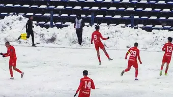 FC Bacău a ieșit învingătoare din duelul cu peisaj de iarnă din Buzău. Constantin Enache: ”Felicit jucătorii, am caractere adevărate!”