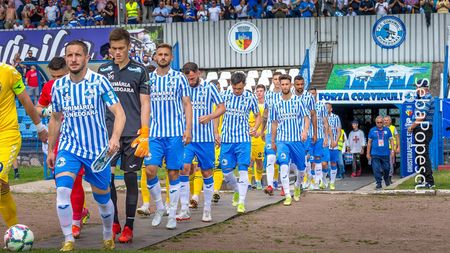 Primele decizii la CS Hunedoara după ratarea promovării în Liga 2: patru jucători, dați afară. Printre ei, căpitanul Buș și unul dintre golgheterii echipei. Primarul Bobouţanu, mesaj către suporteri despre viitorul clubului