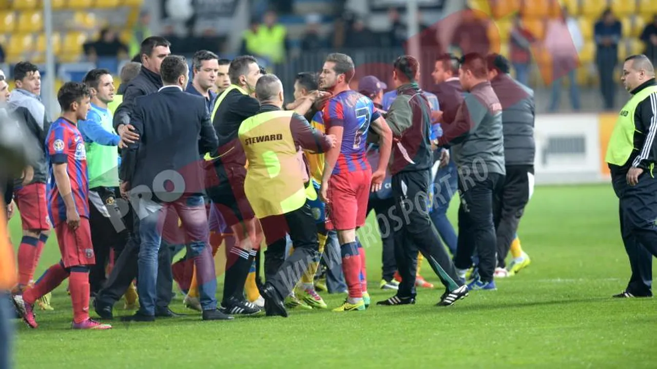 FOTO: Momente incredibile la finalul meciului Petrolul - Steaua. Ploieștenii nu au suportat fiesta steliștilor și au declanșat o adevărată bătaie