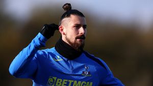 Radu Drăgușin, subiect principal pentru Fabrizio Romano. Cele două oferte pe care le are românul: „Tottenham nu și-a dat încă acordul”