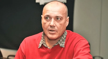 Un personaj din fotbal îl jignește pe Nicușor Dan. L-au supărat dezvăluirile făcute de candidatul-primar la adresa lui Crin Antonescu