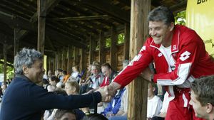 Hagi, Popescu și Belo vs. Huidu, Găinușă și Bitman!** Ando: "Va fi frumos să fiu antrenat din nou de Mircea Lucescu"